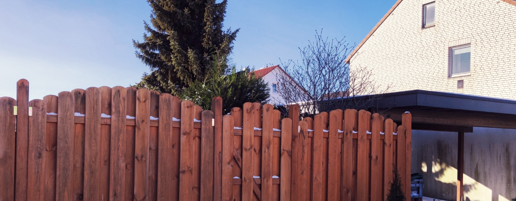 How Much Does a Privacy Fence Cost? R&M Fence